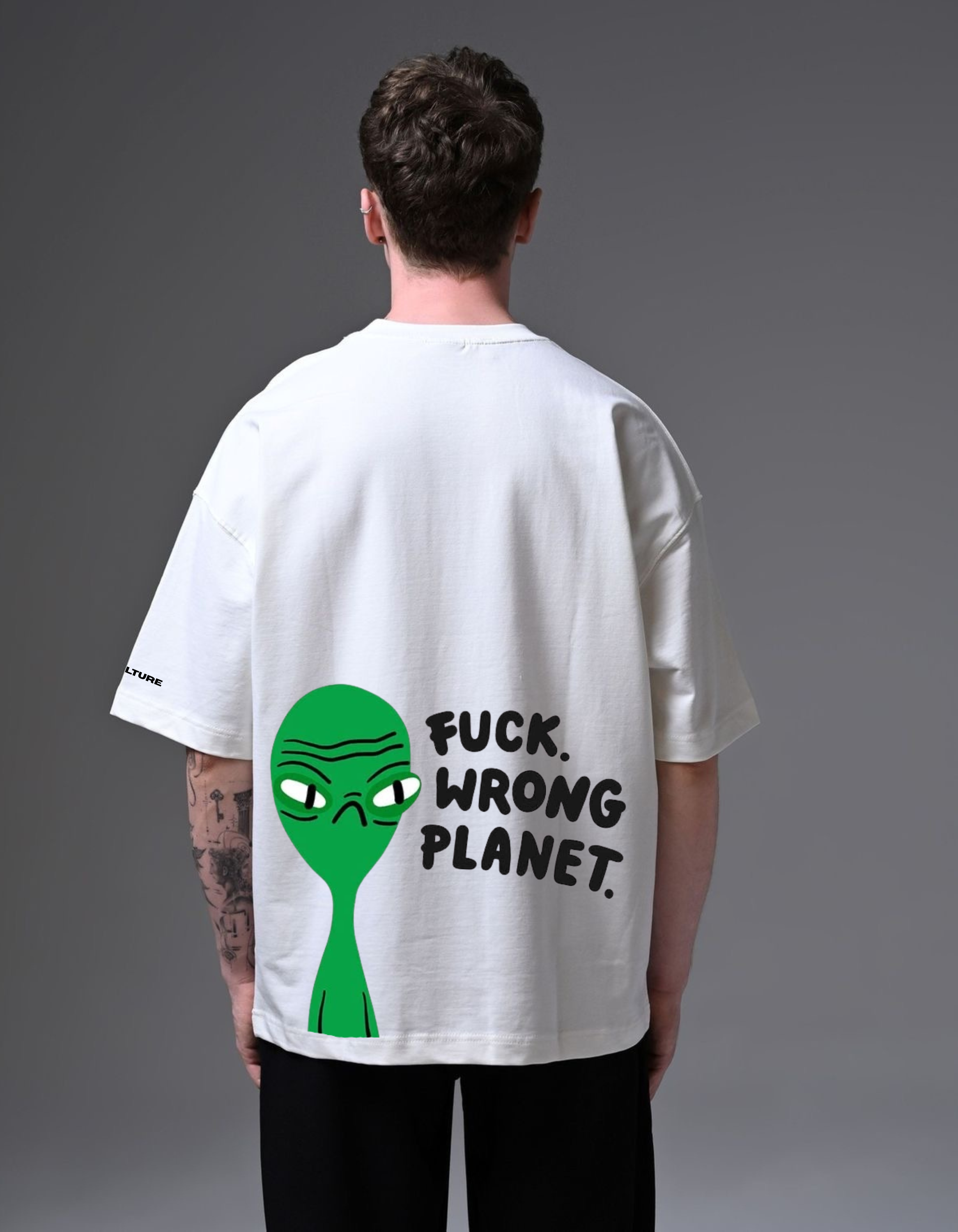 ALIEN CULTURE “WRONG PLANET” OVERSIZED TSHIRT