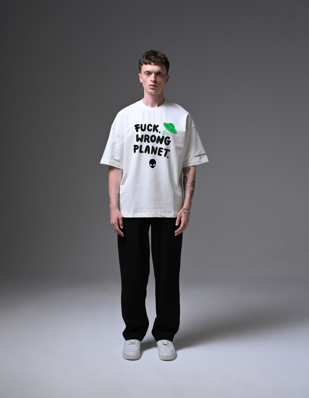 ALIEN CULTURE “WRONG PLANET” OVERSIZED TSHIRT